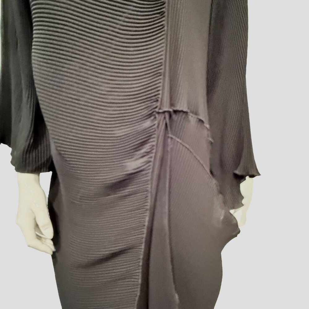 Heydari Pleated Asymmetrical Hem Dress Tunic Black One Size Plissé Fabric - Picture 8 of 10